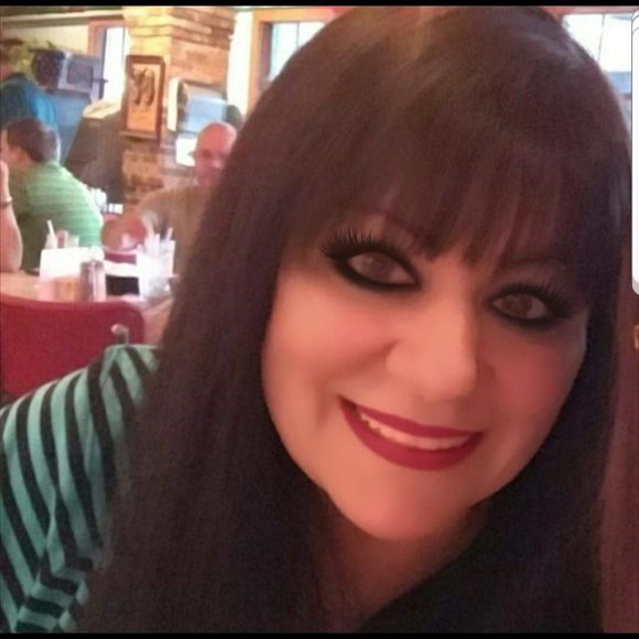 Meet your Posher, Anna - Picture 1 of 1